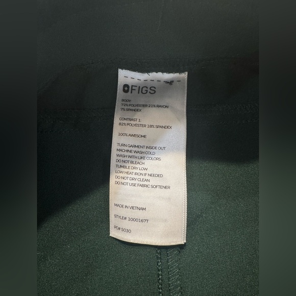 Figs Women’s Technical Collection - British Racing Green Scrub Set - XS/T & XXS - Picture 6 of 13